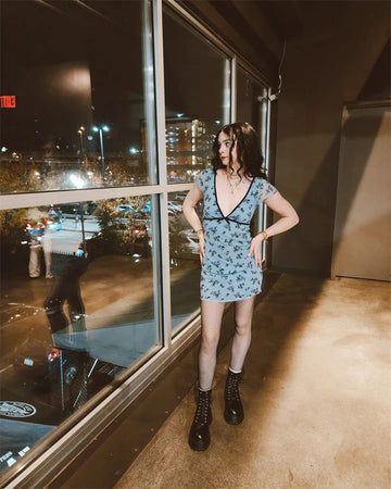 Summer New Retro Deep V Shredded Floral Dress Women's Waist Net Bow Bow A Skirt Skirt